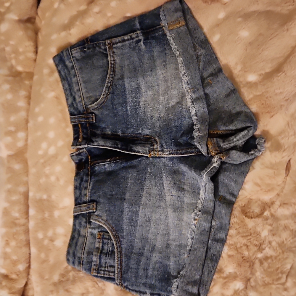 NWOT Kendall & Kylie size 26 jean shorts